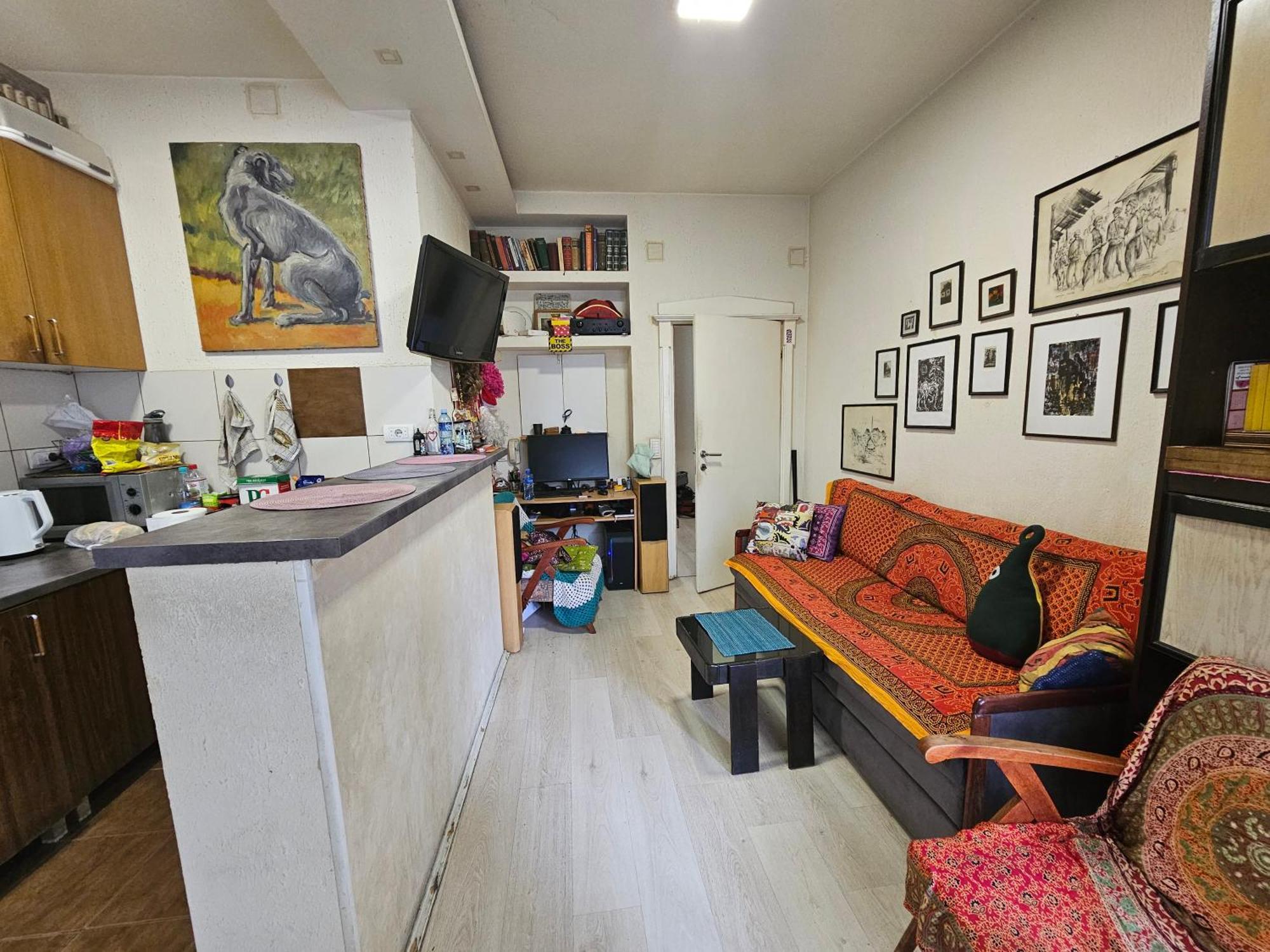 The Traveling Theater Hostel Belgrade Exterior photo