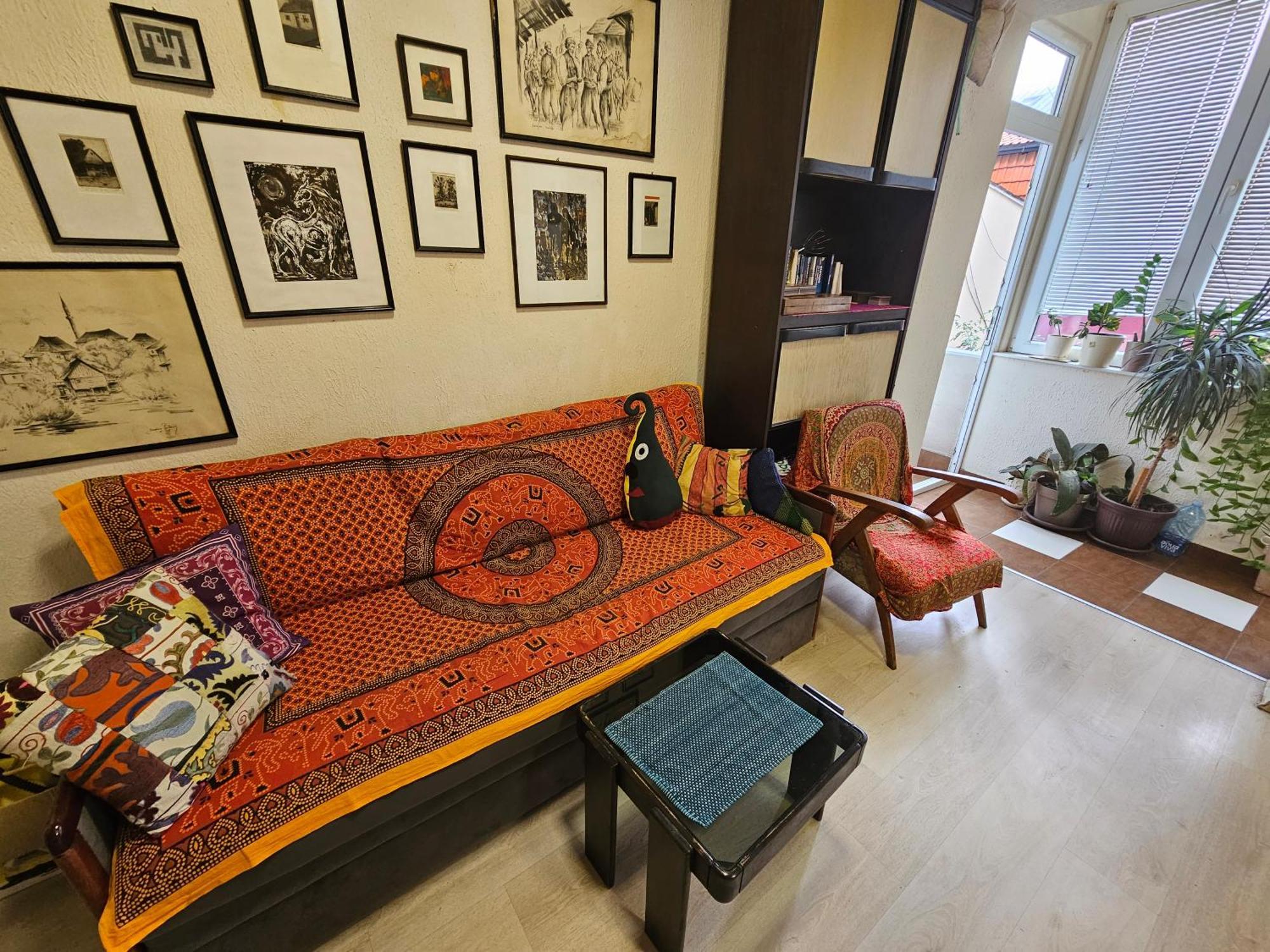 The Traveling Theater Hostel Belgrade Exterior photo